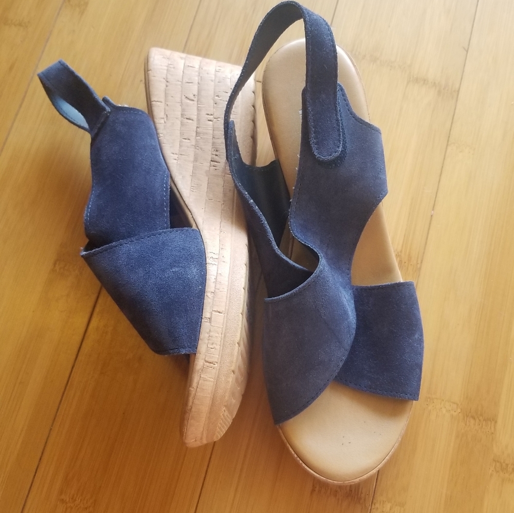 3/$20 Blue Velcro Mila Paoli Wedges